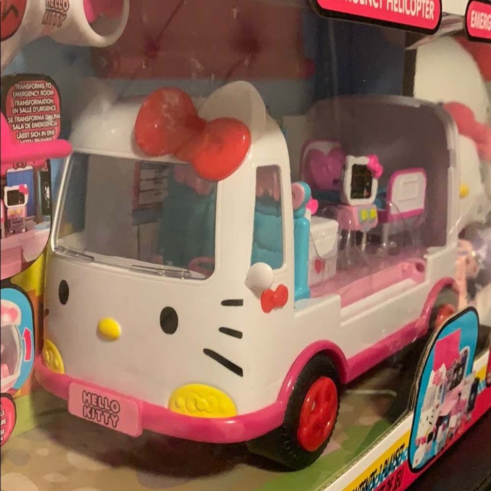 ❌SOLD❌ Hello Kitty Rescue Set - Picture 2 of 7